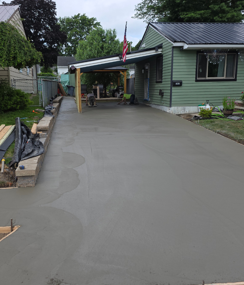 Professional Concrete Driveway and Sidewalk Installation Services